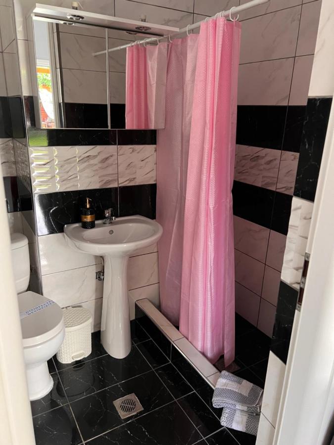 Niriides Rooms Nea Kallikrateia Exteriör bild