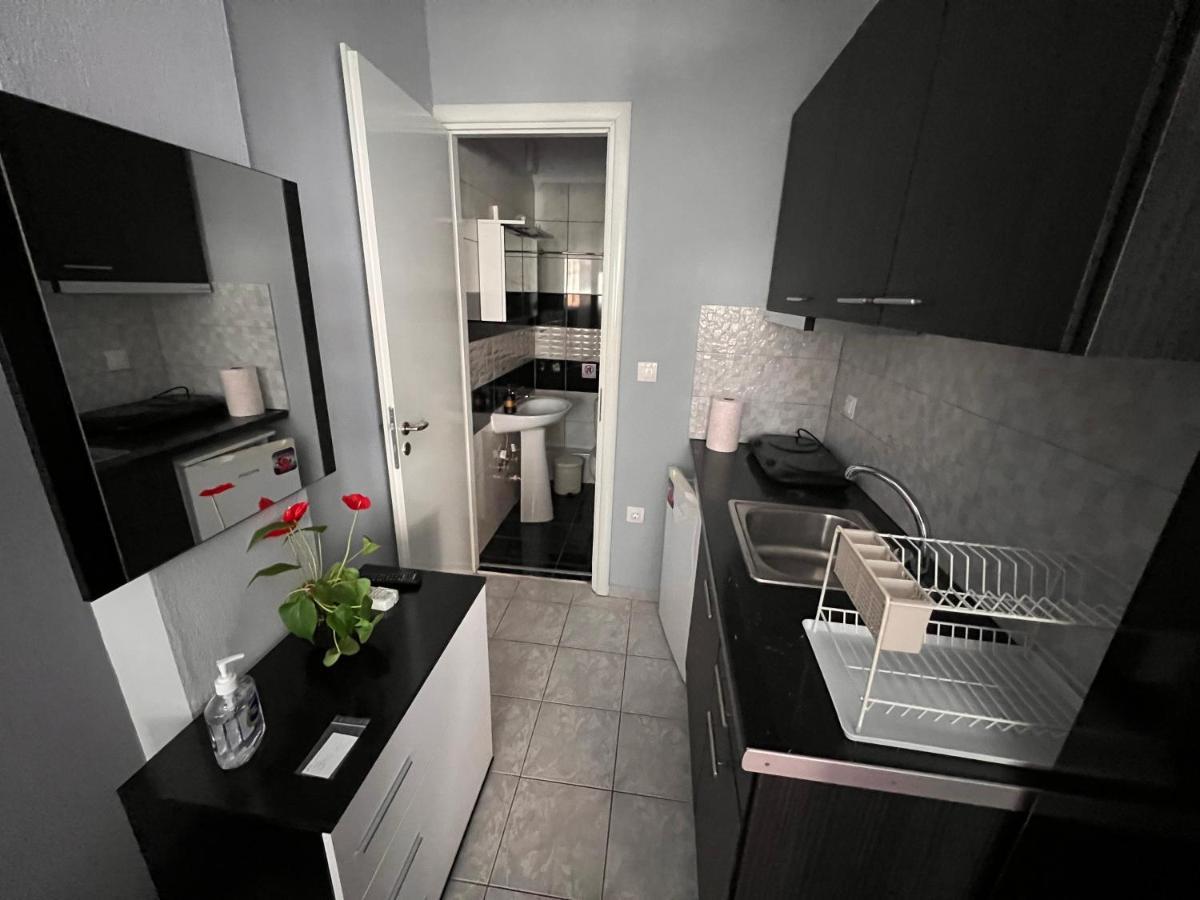Niriides Rooms Nea Kallikrateia Exteriör bild