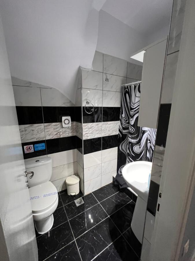 Niriides Rooms Nea Kallikrateia Exteriör bild
