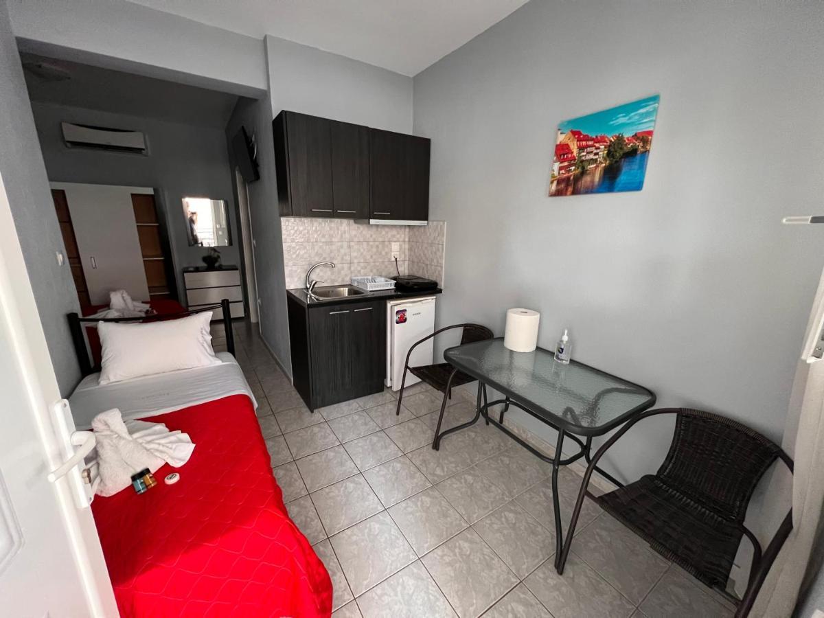 Niriides Rooms Nea Kallikrateia Exteriör bild