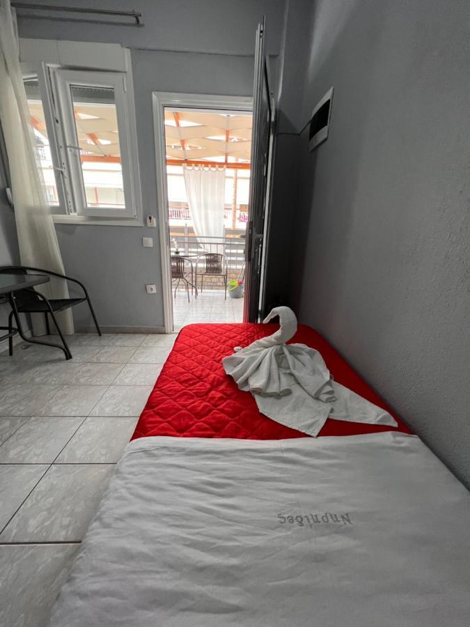 Niriides Rooms Nea Kallikrateia Exteriör bild