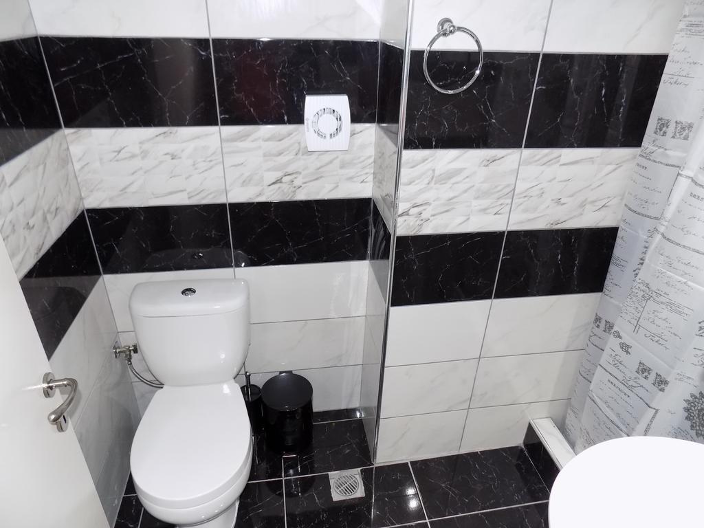 Niriides Rooms Nea Kallikrateia Exteriör bild