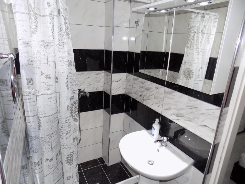 Niriides Rooms Nea Kallikrateia Exteriör bild